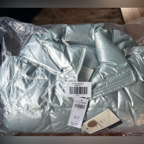 Abercrombie & Kids Performance Puffer - Picture 3 of 10